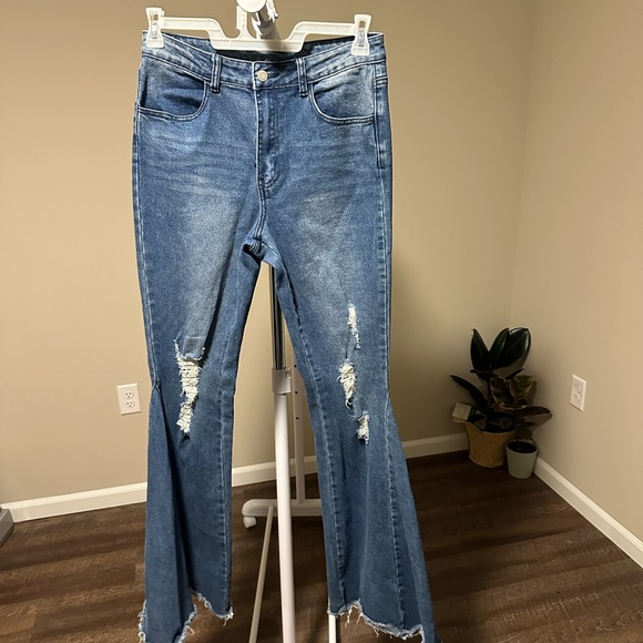 Chic Distressed Flare Jeans in Deep Blue - Picture 2 of 4